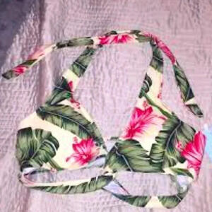 NWT-Cupshe Feast For Eyes Halter Bikini Top-Med